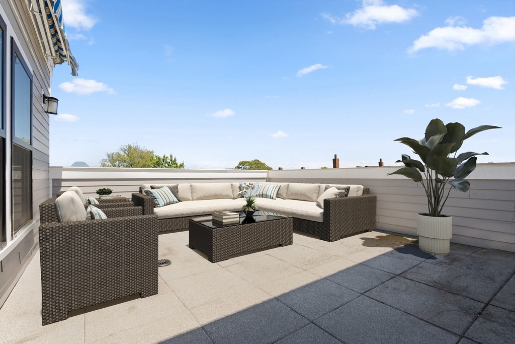 223 Saratoga Street Unit: PH1