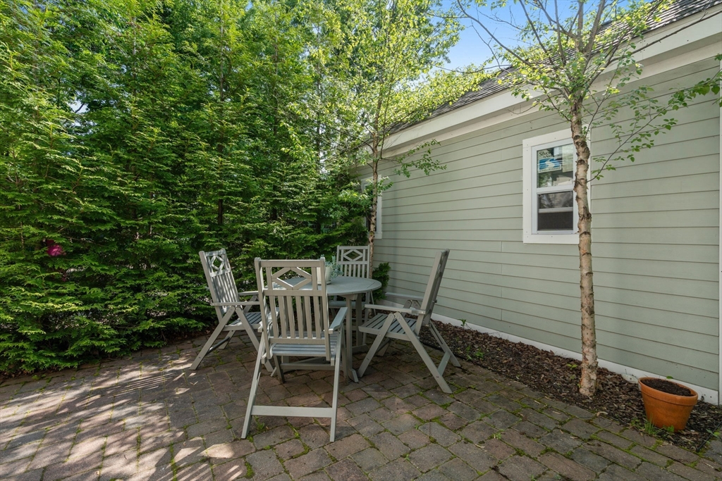 35R Lexington Ave # 1
