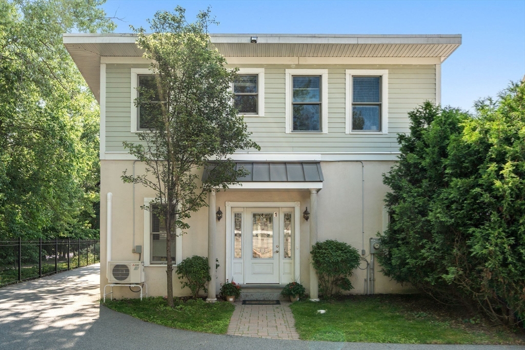 35R Lexington Ave # 1