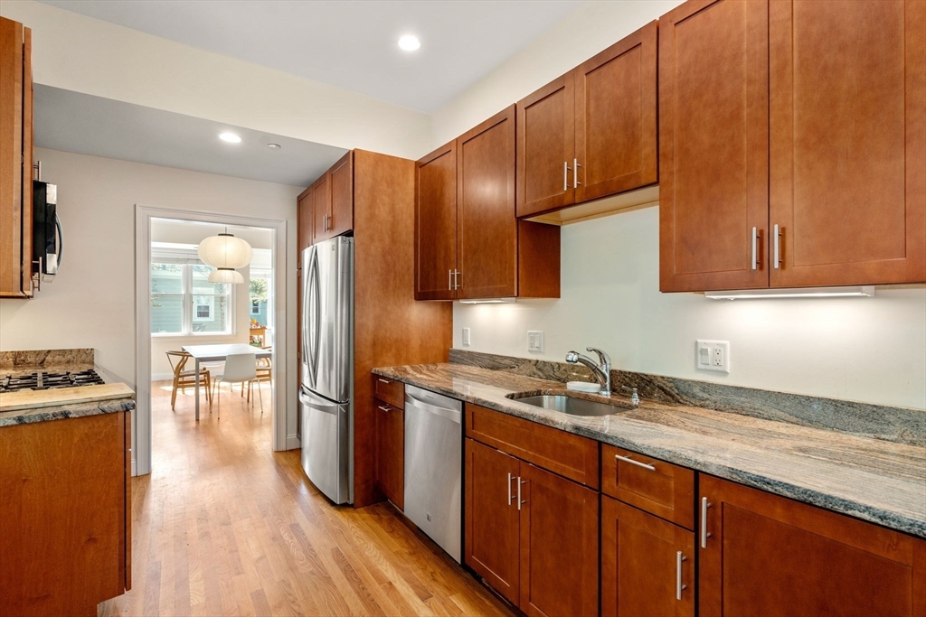 35R Lexington Ave # 1