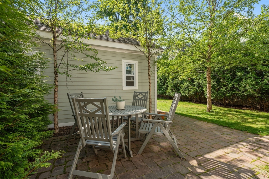 35R Lexington Ave # 1