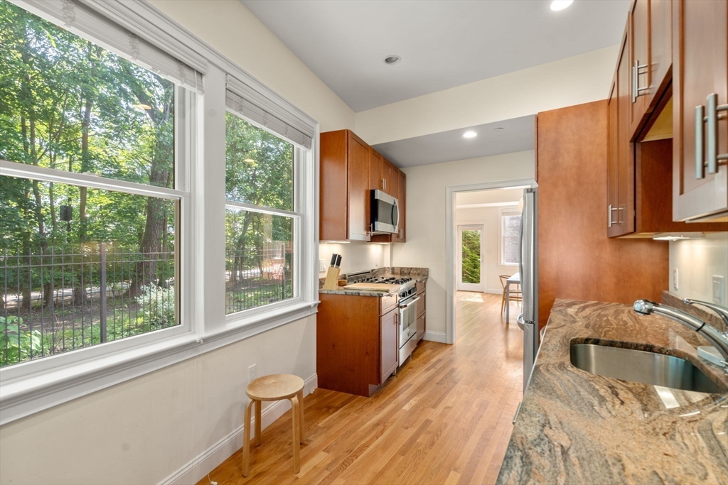 35R Lexington Ave # 1