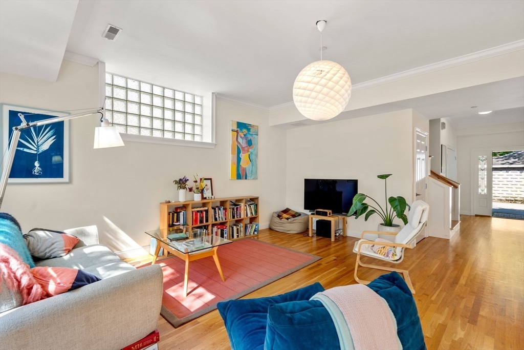 35R Lexington Ave # 1