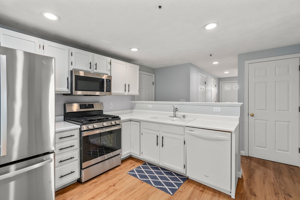 52 Meadowood Rd