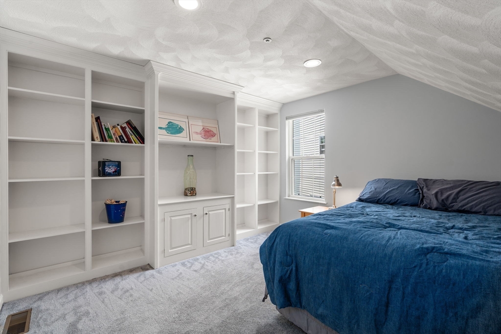 52 Meadowood Rd