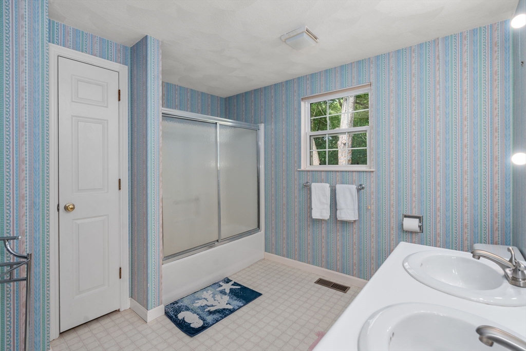52 Meadowood Rd