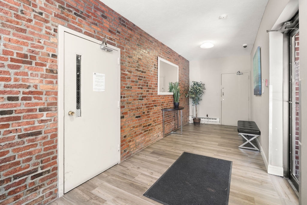386 Commercial Street # 4E