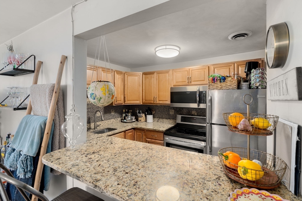 386 Commercial Street # 4E