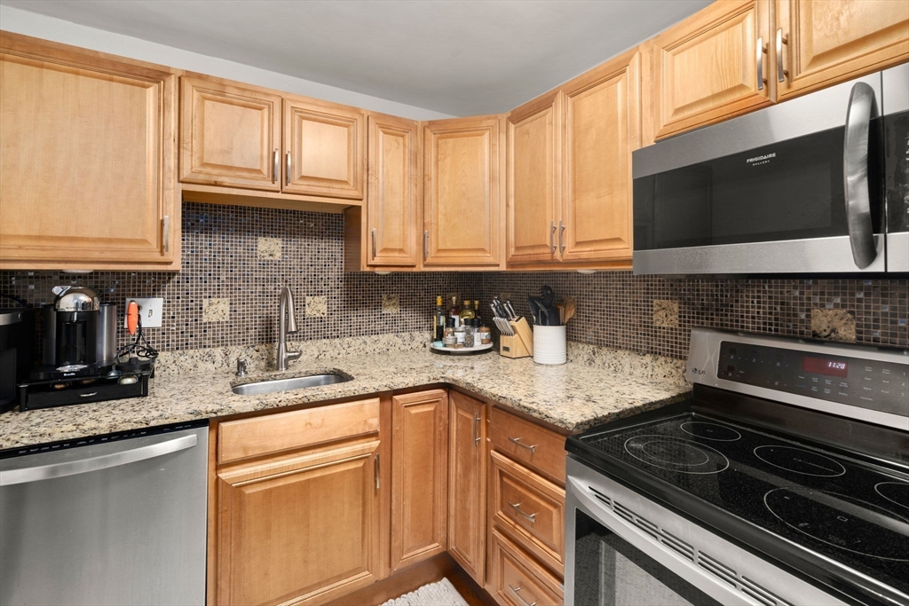 386 Commercial Street # 4E