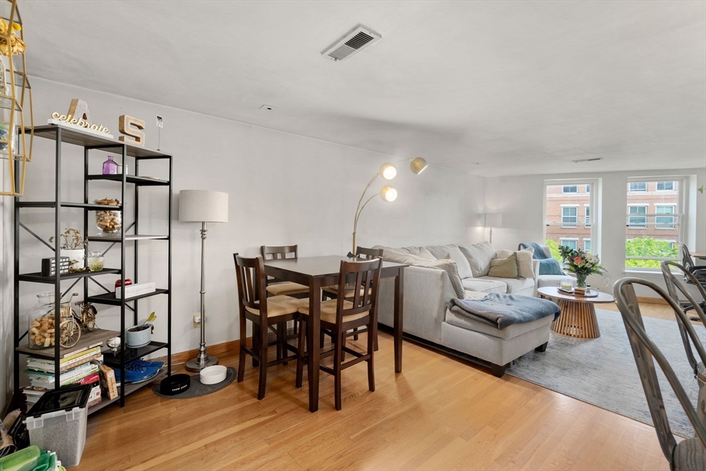386 Commercial Street # 4E