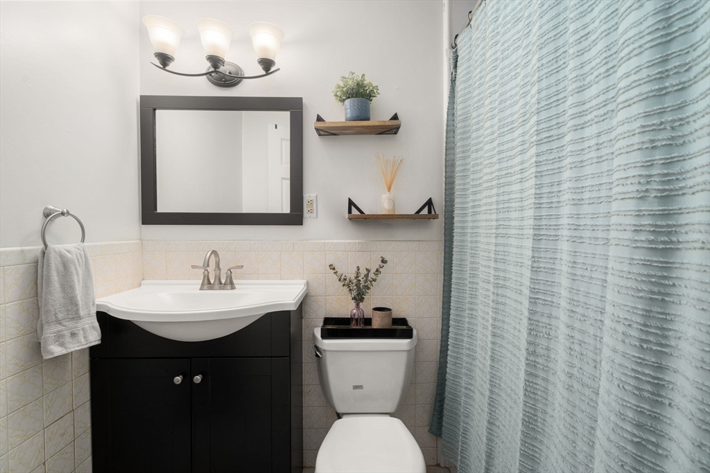 386 Commercial Street # 4E