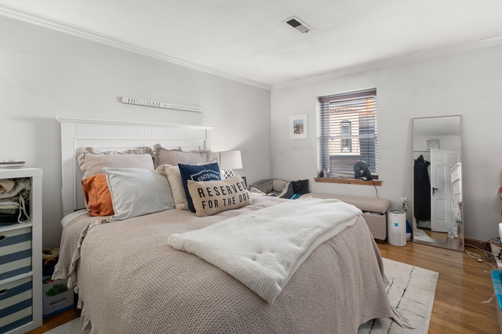 386 Commercial Street # 4E