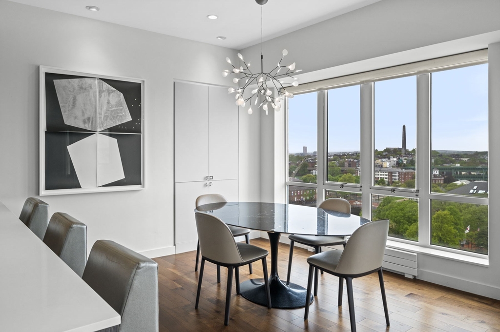 197 8th St Unit: PH215