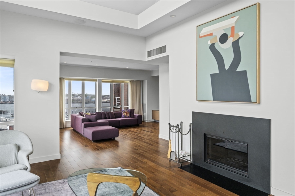 197 8th St Unit: PH215