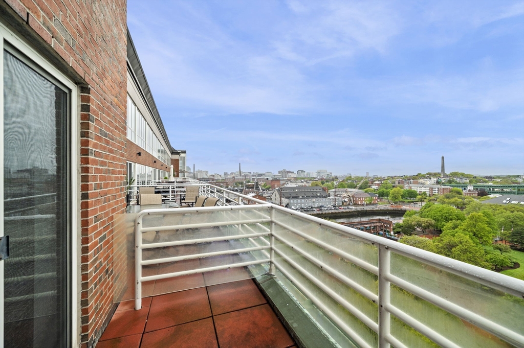 197 8th St Unit: PH215