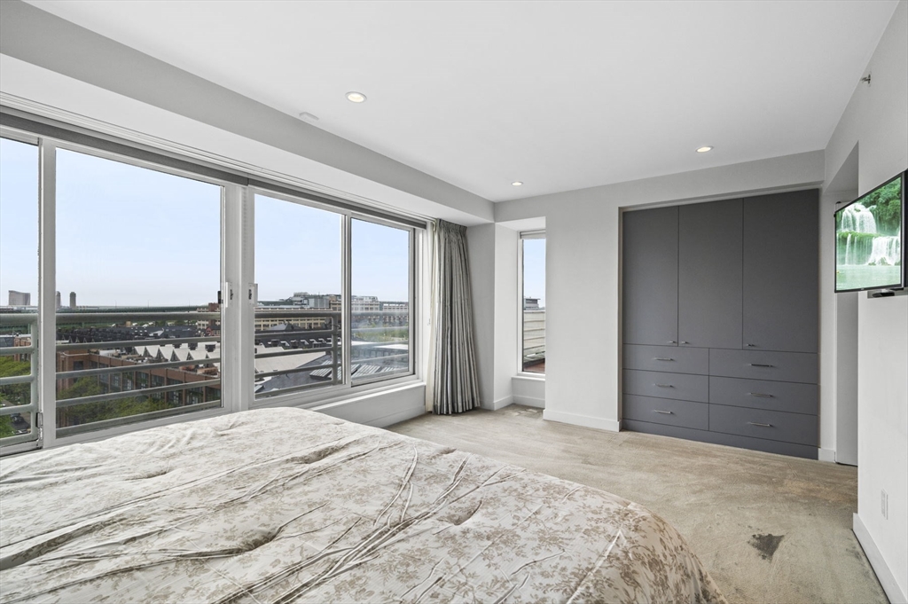 197 8th St Unit: PH215