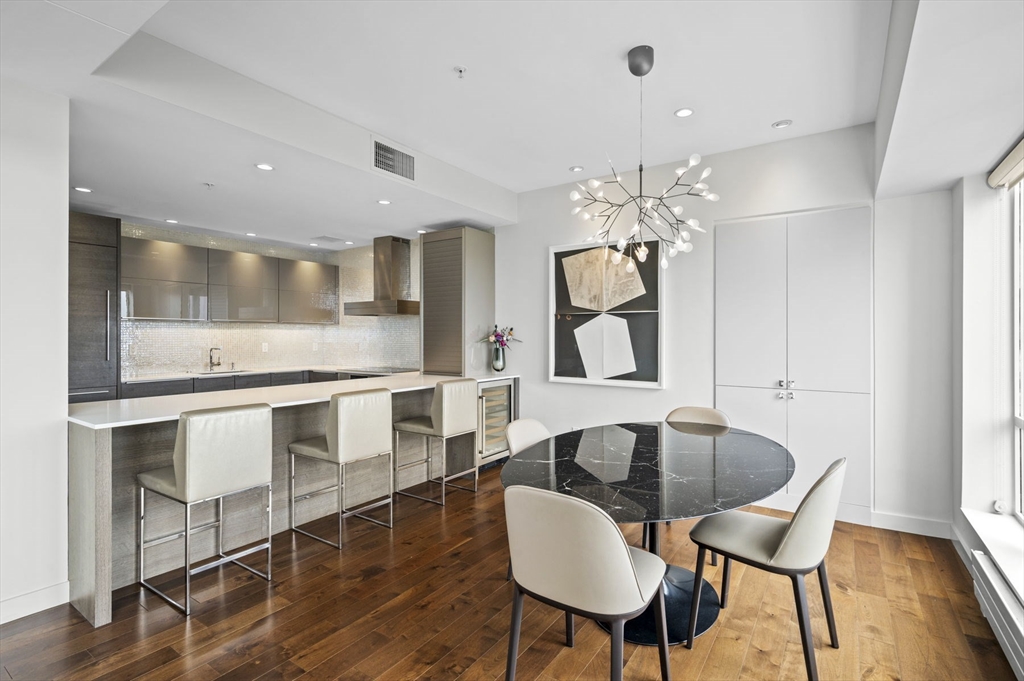197 8th St Unit: PH215
