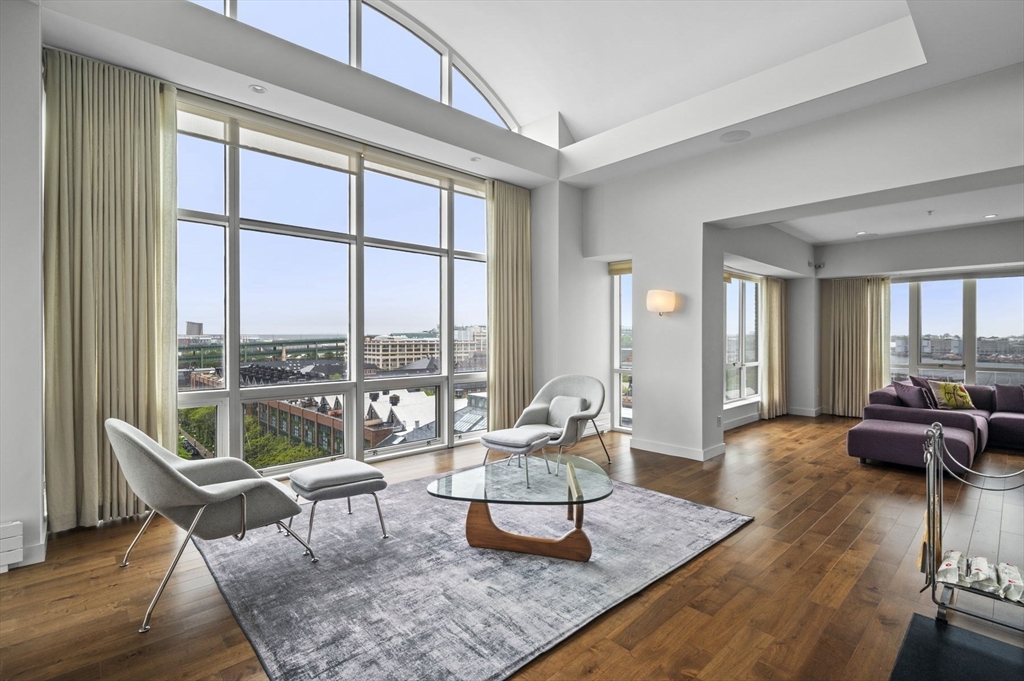 197 8th St Unit: PH215