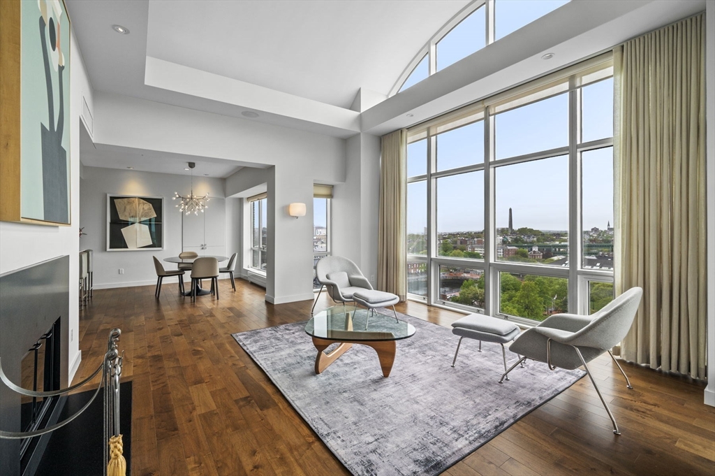 197 8th St Unit: PH215