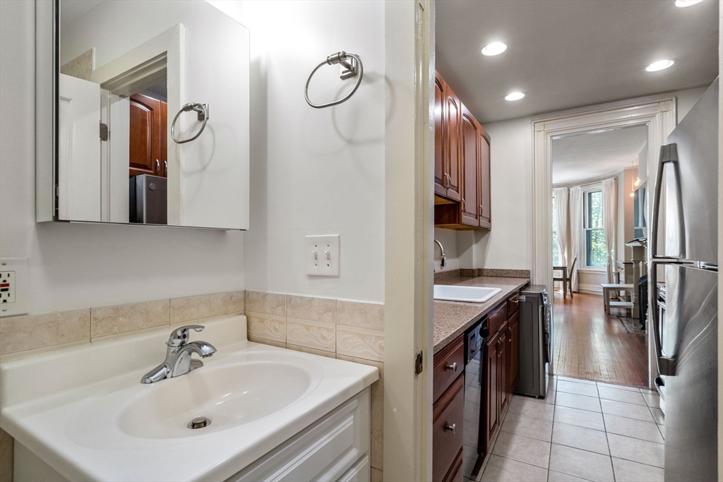 377 Commonwealth Ave # 31