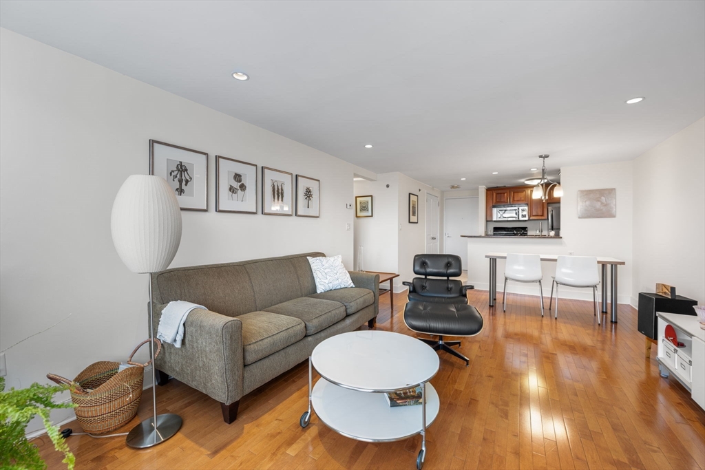 42 8th St # 1525