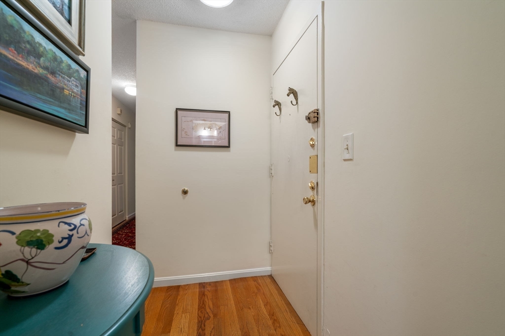 199 Marlborough # 303