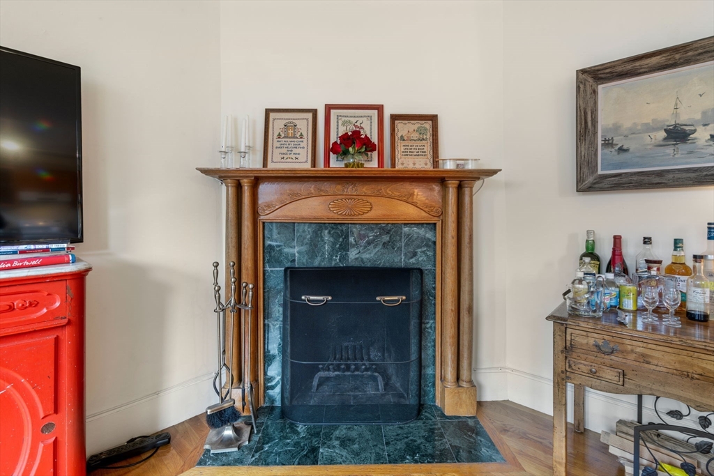 199 Marlborough # 303
