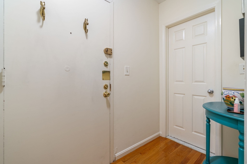 199 Marlborough # 303
