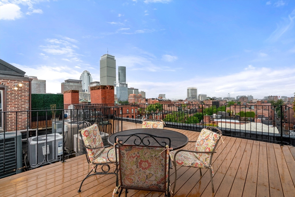 199 Marlborough # 303