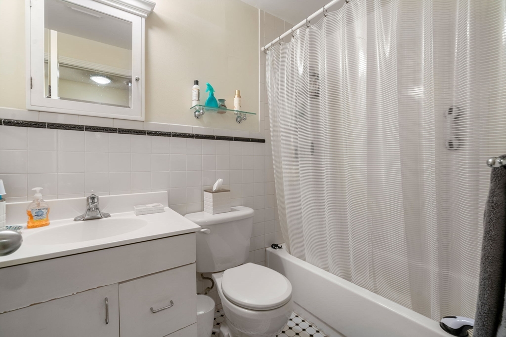 199 Marlborough # 303