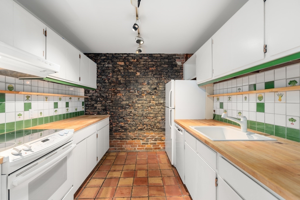 28 Atlantic Ave # 627 Unit: 527-627