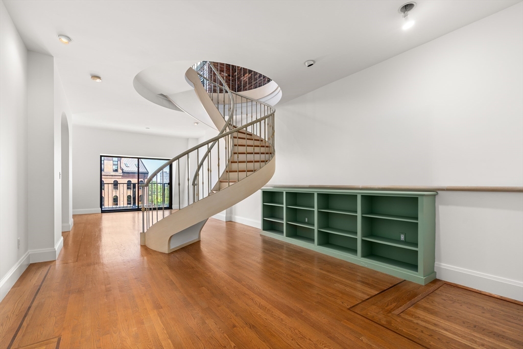 28 Atlantic Ave # 627 Unit: 527-627