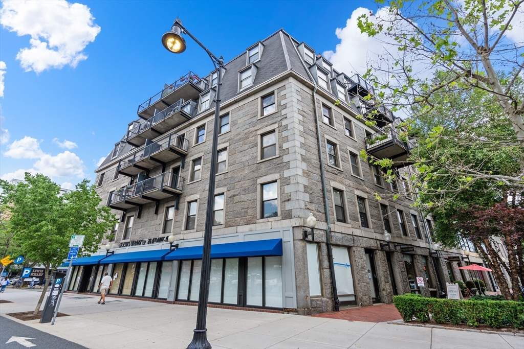 28 Atlantic Ave # 627 Unit: 527-627