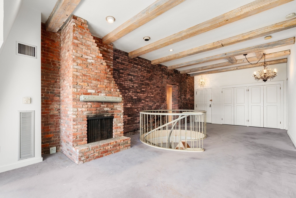 28 Atlantic Ave # 627 Unit: 527-627