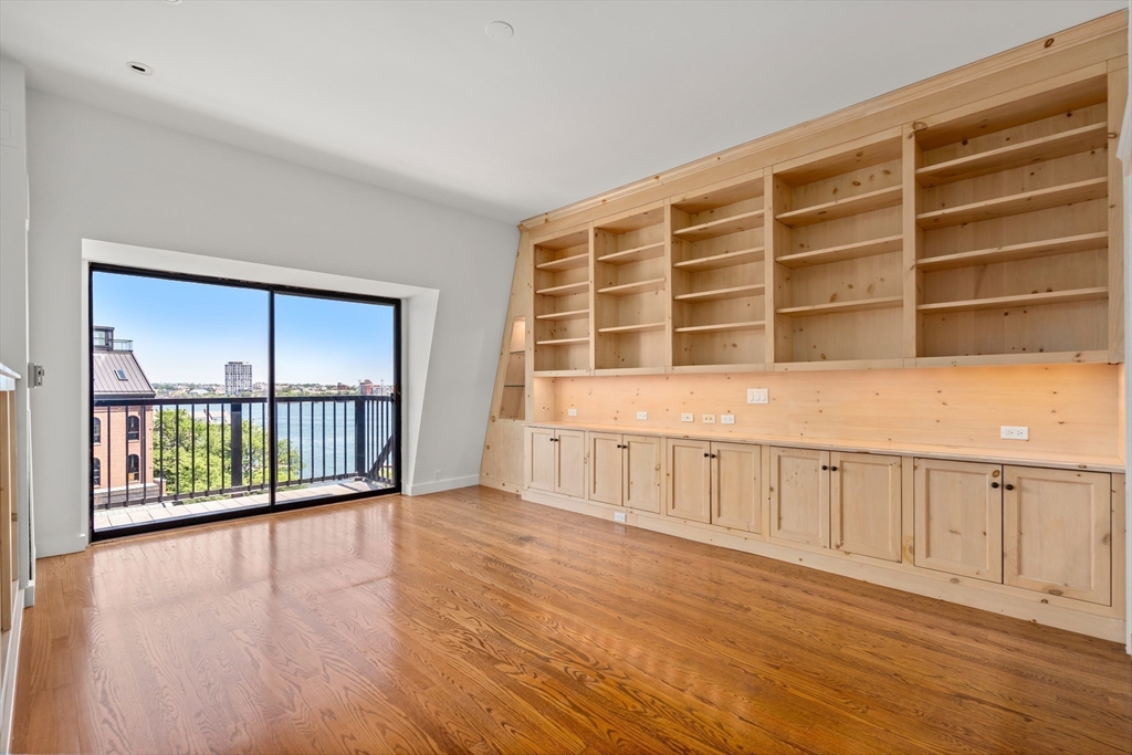 28 Atlantic Ave # 627 Unit: 527-627
