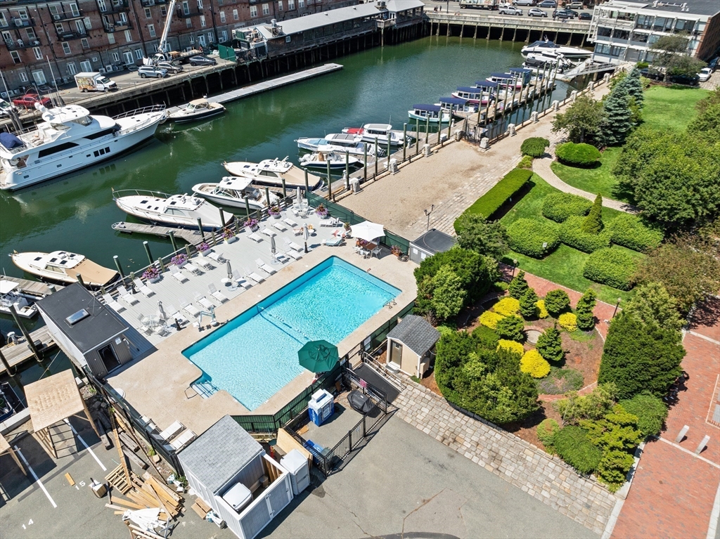 28 Atlantic Ave # 627 Unit: 527-627