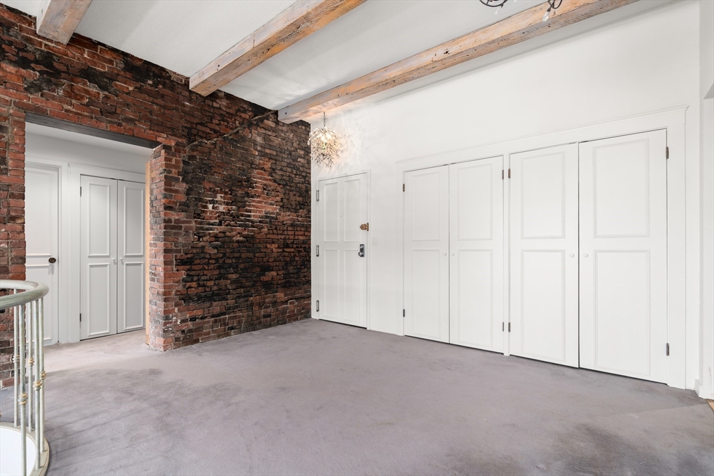 28 Atlantic Ave # 627 Unit: 527-627