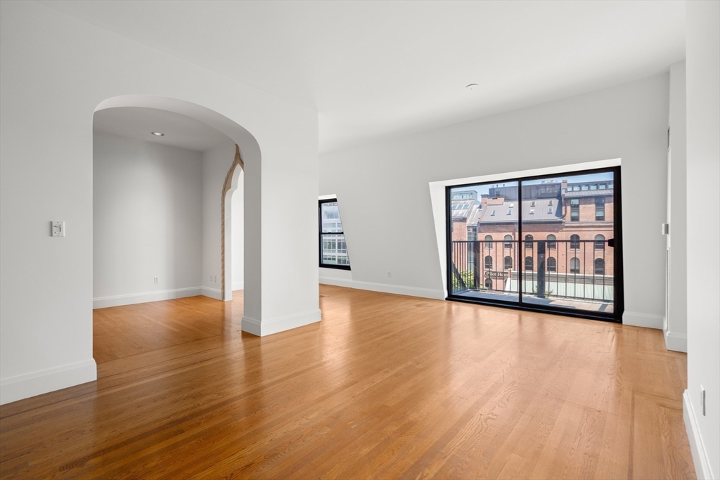 28 Atlantic Ave # 627 Unit: 527-627
