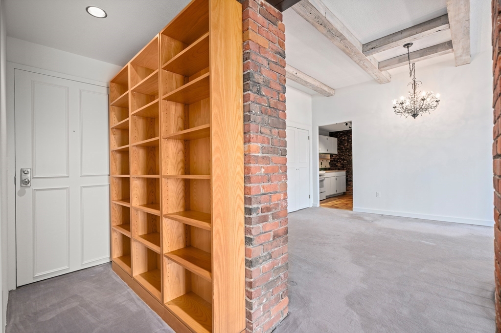 28 Atlantic Ave # 627 Unit: 527-627