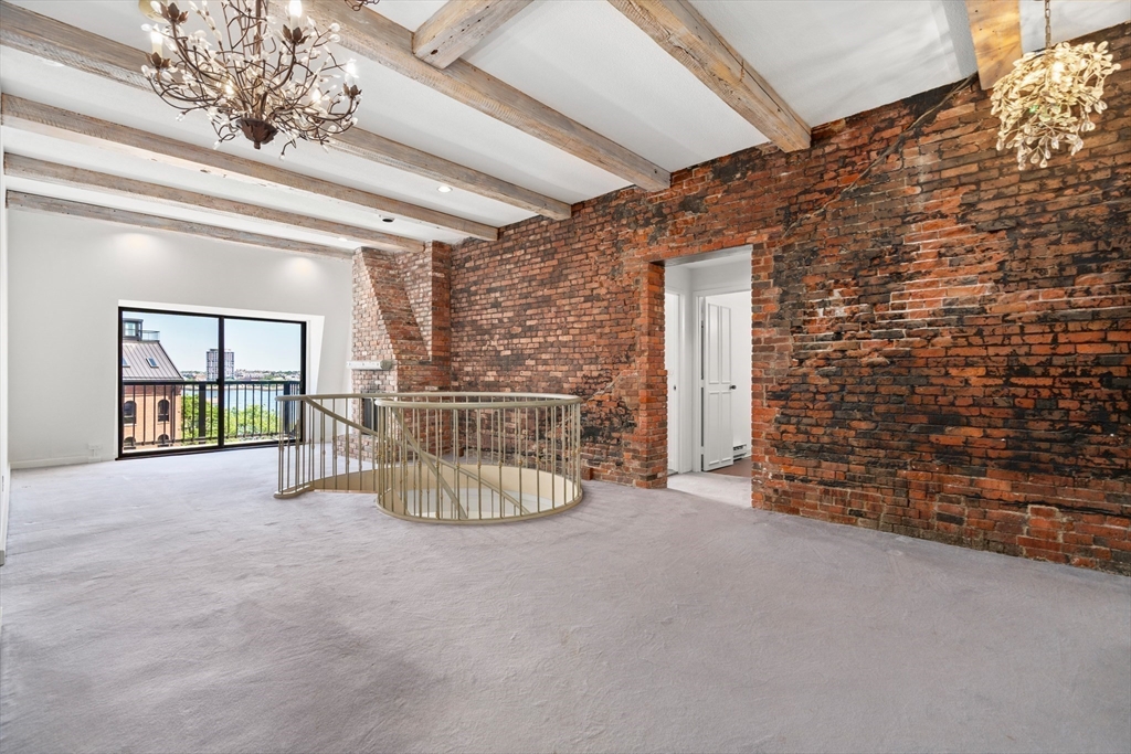 28 Atlantic Ave # 627 Unit: 527-627