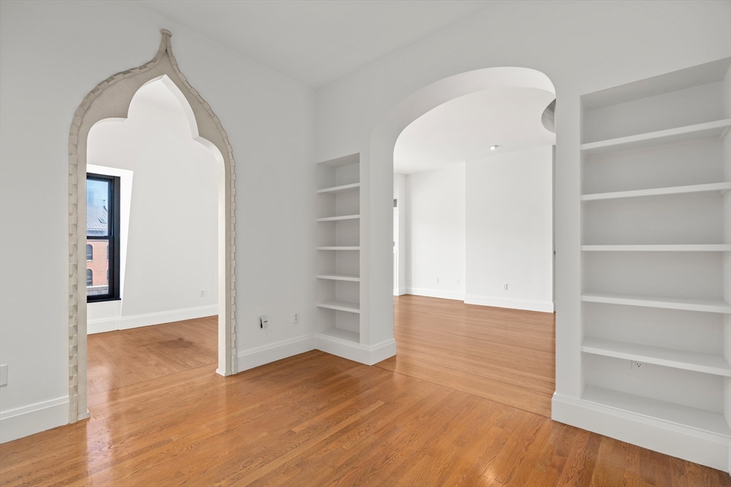 28 Atlantic Ave # 627 Unit: 527-627