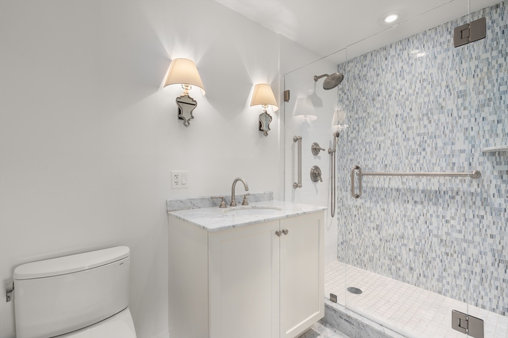 28 Atlantic Ave # 627 Unit: 527-627