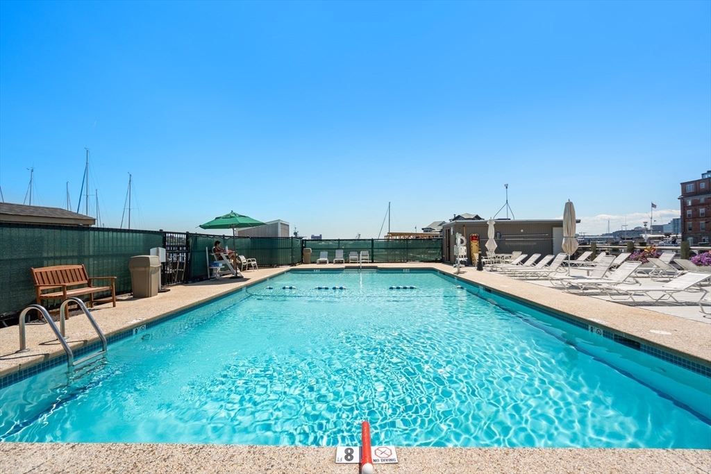 28 Atlantic Ave # 627 Unit: 527-627