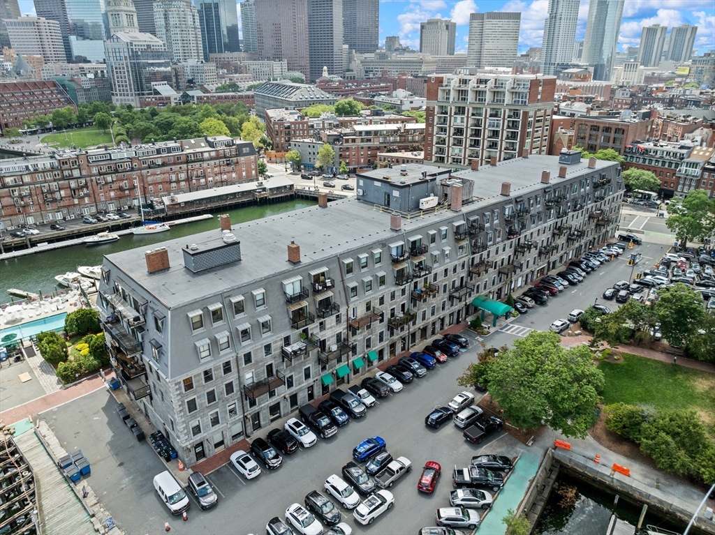 28 Atlantic Ave # 627 Unit: 527-627