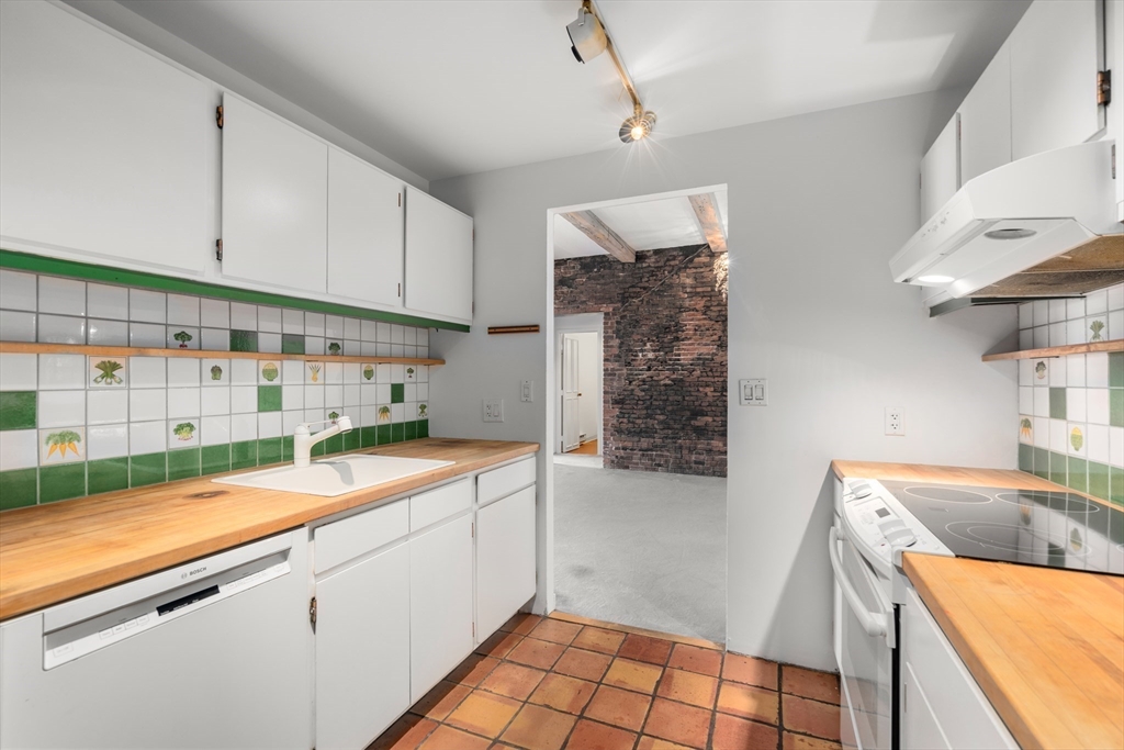 28 Atlantic Ave # 627 Unit: 527-627