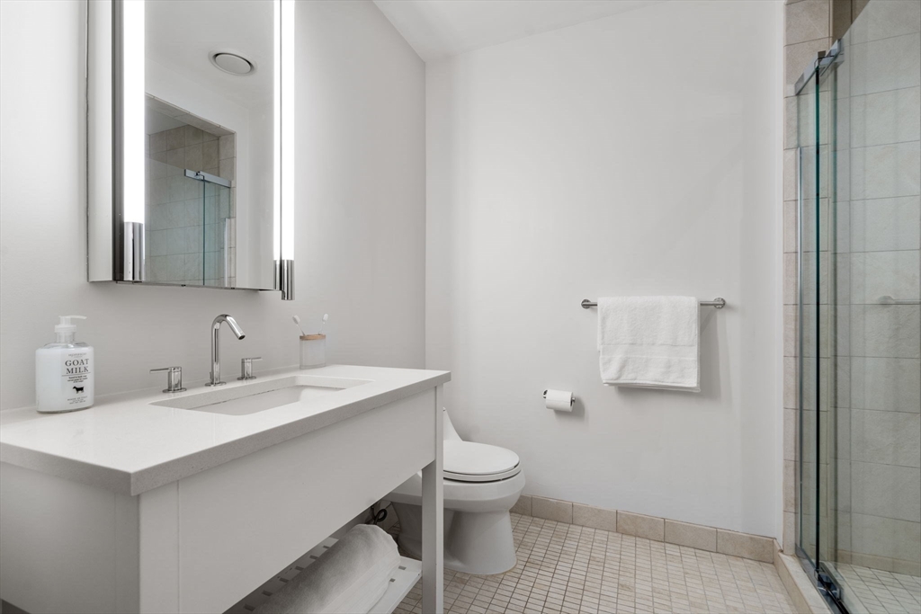 500 Atlantic Ave # 18P
