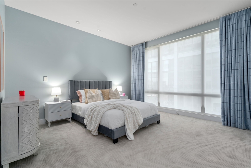 500 Atlantic Ave # 18P