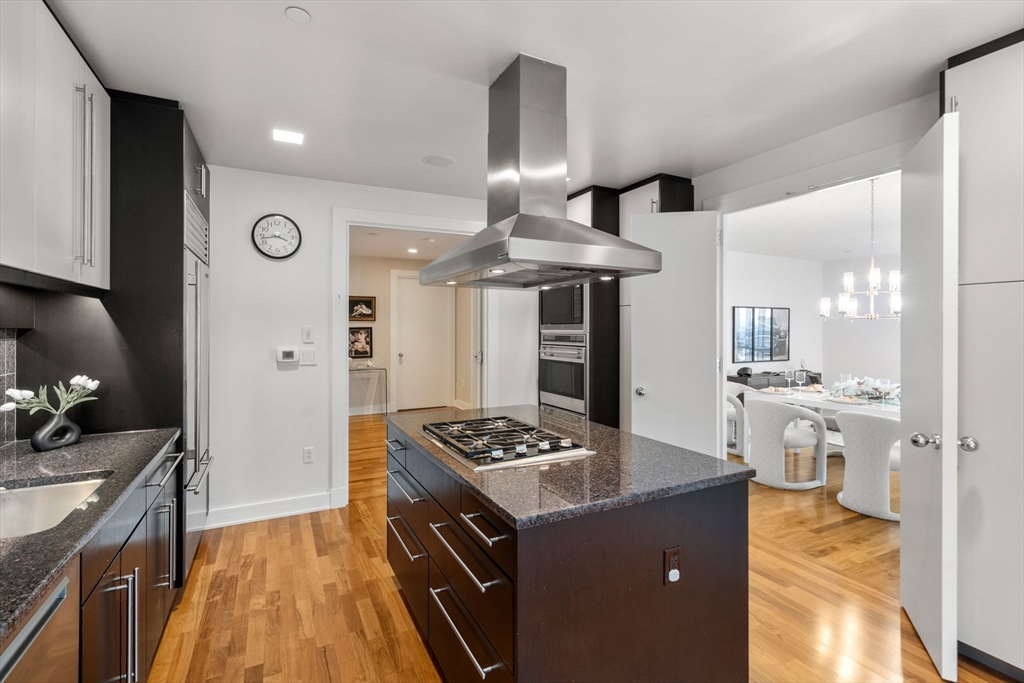 500 Atlantic Ave # 18P