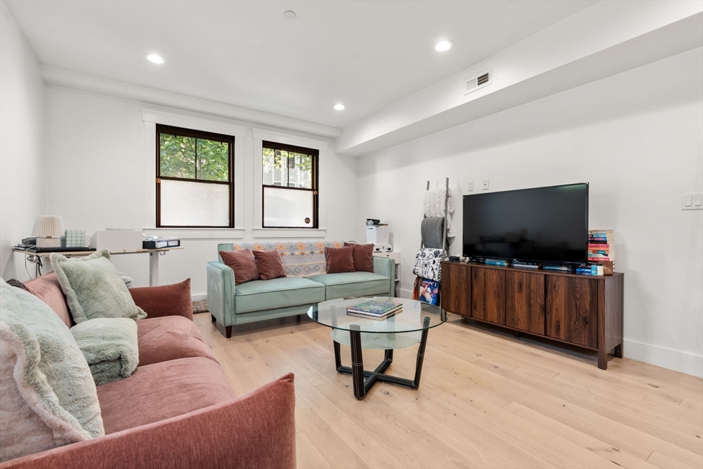 331 Chelsea St. # 1A