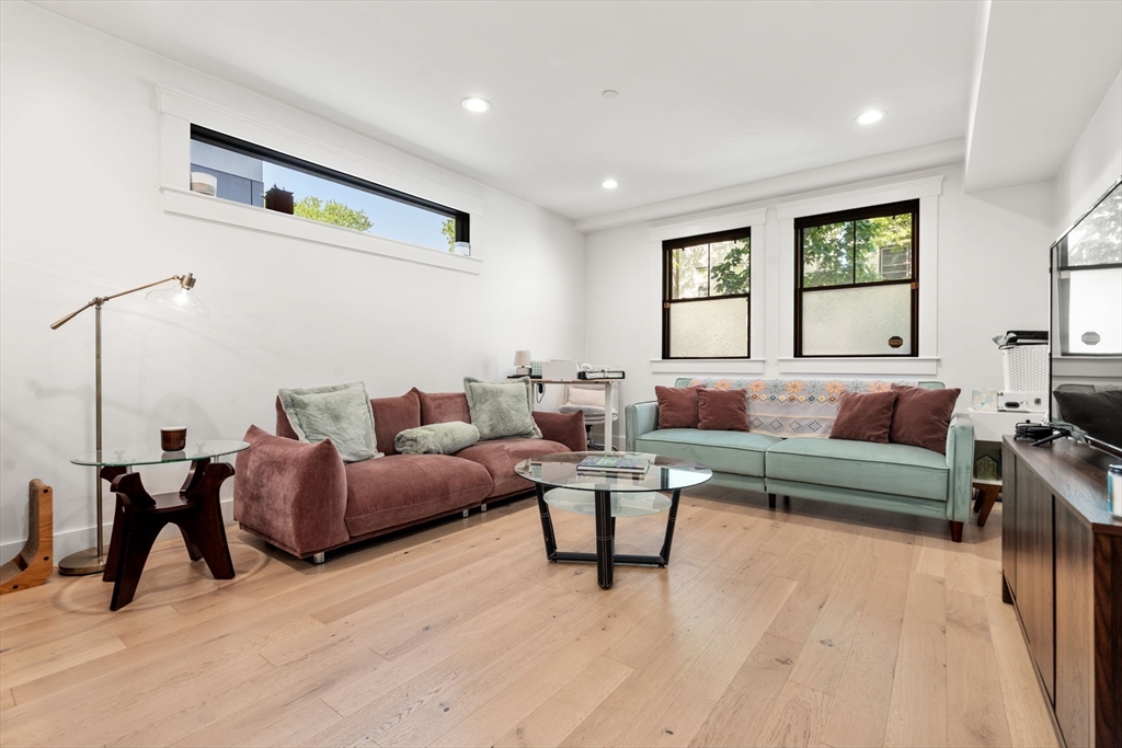 331 Chelsea St. # 1A